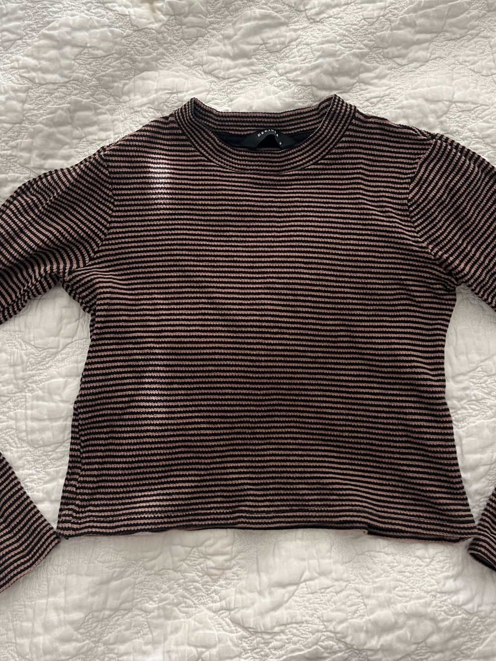 DECJUBA Black and Brown Striped Long-Sleeve Crop Top